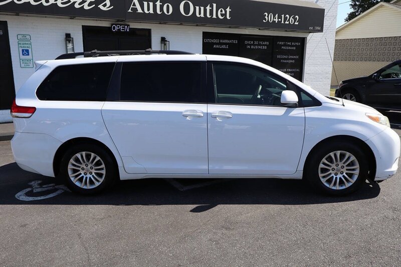 2012 Toyota Sienna LE 8 Passenger 4dr Mini Van V6 - Photo 9 - Hickory, NC 28601