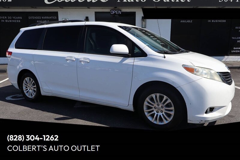 2012 Toyota Sienna LE 8 Passenger 4dr Mini Van V6  