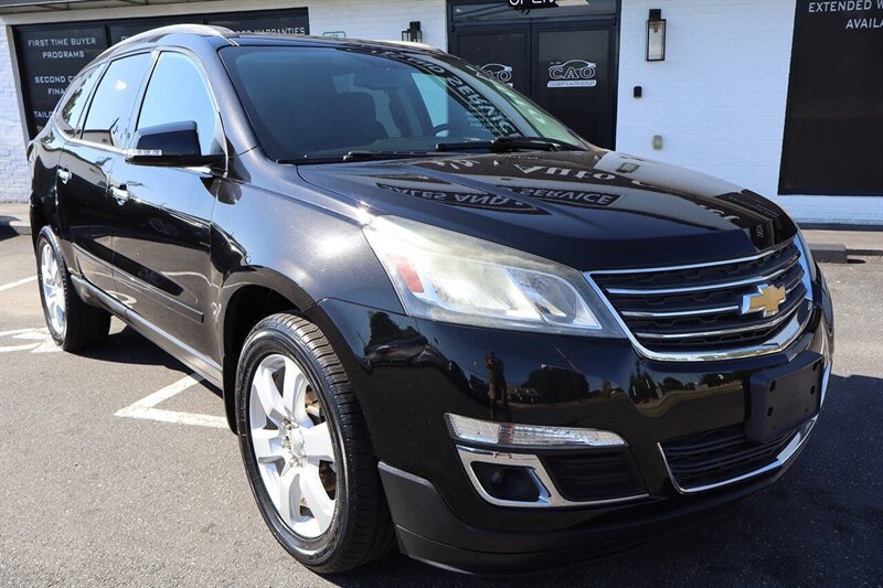 2017 Chevrolet Traverse LT 4dr SUV w/1LT - Photo 3 - Hickory, NC 28601
