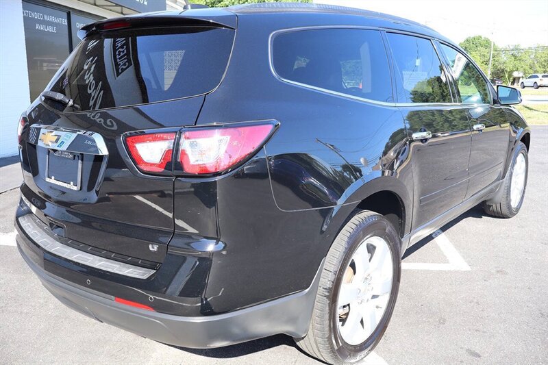 2017 Chevrolet Traverse LT 4dr SUV w/1LT - Photo 9 - Hickory, NC 28601