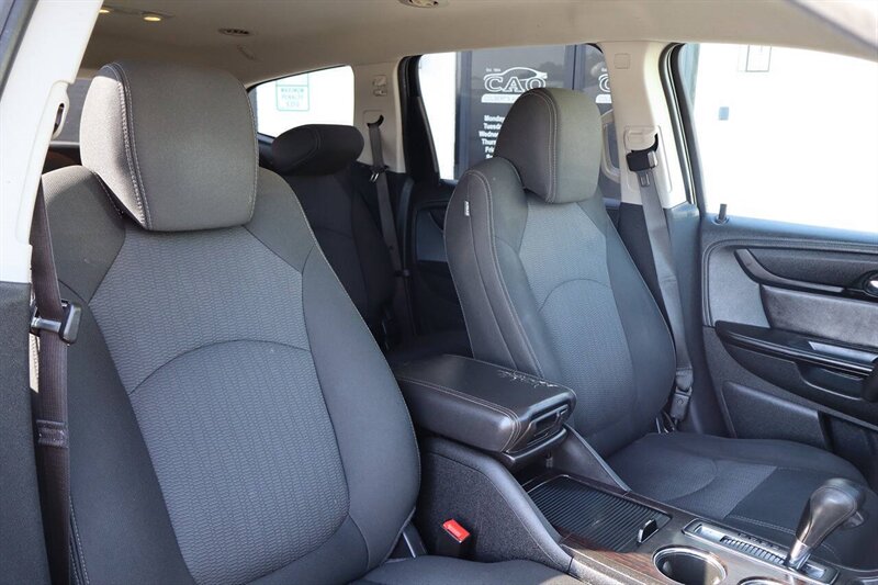 2017 Chevrolet Traverse LT 4dr SUV w/1LT - Photo 21 - Hickory, NC 28601