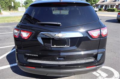 2017 Chevrolet Traverse LT 4dr SUV w/1LT - Photo 8 - Hickory, NC 28601