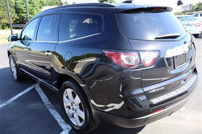 2017 Chevrolet Traverse LT 4dr SUV w/1LT - Photo 7 - Hickory, NC 28601