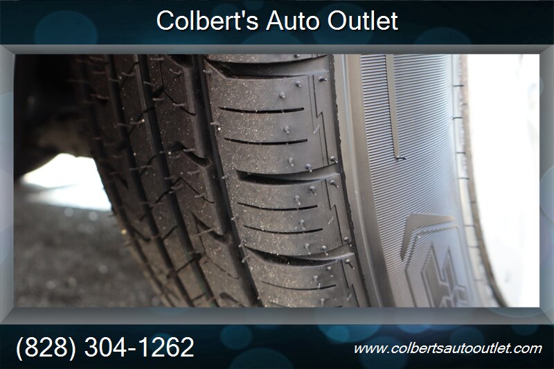 2013 Dodge Charger SE - Photo 12 - Hickory, NC 28601