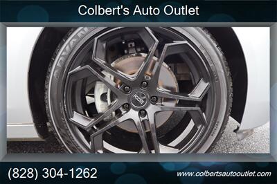 2010 Chevrolet Camaro LT - Photo 10 - Hickory, NC 28601