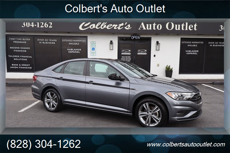2019 Volkswagen Jetta R-Line   - Photo 1 - Hickory, NC 28601
