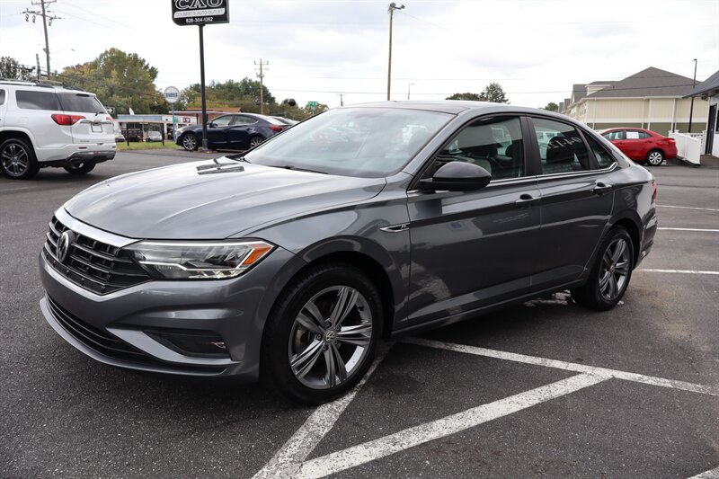 2019 Volkswagen Jetta R-Line - Photo 5 - Hickory, NC 28601