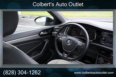 2019 Volkswagen Jetta R-Line - Photo 28 - Hickory, NC 28601