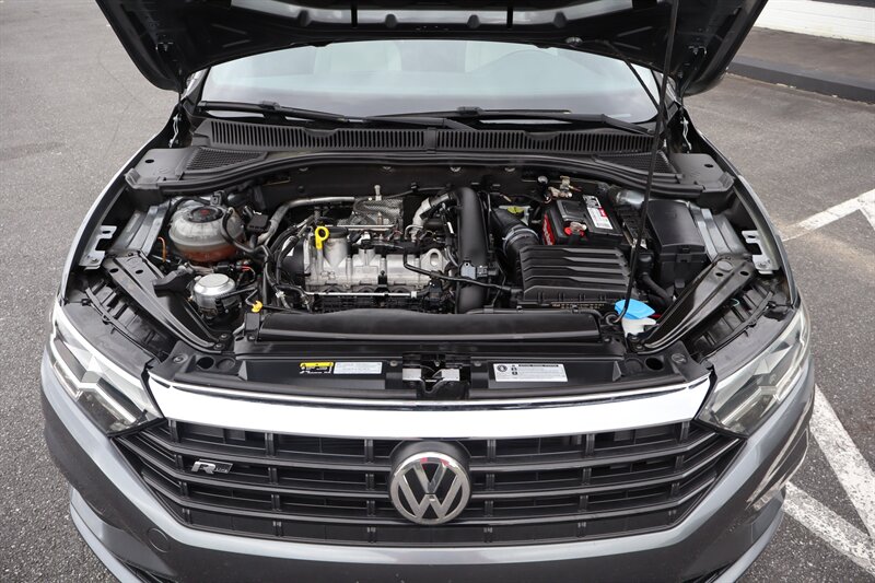 2019 Volkswagen Jetta R-Line - Photo 10 - Hickory, NC 28601