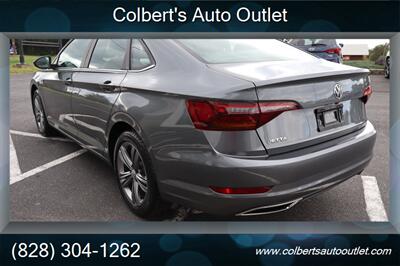 2019 Volkswagen Jetta R-Line - Photo 4 - Hickory, NC 28601