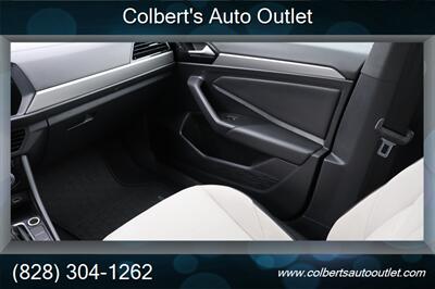 2019 Volkswagen Jetta R-Line - Photo 29 - Hickory, NC 28601