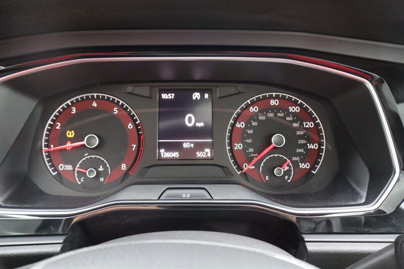 2019 Volkswagen Jetta R-Line - Photo 32 - Hickory, NC 28601