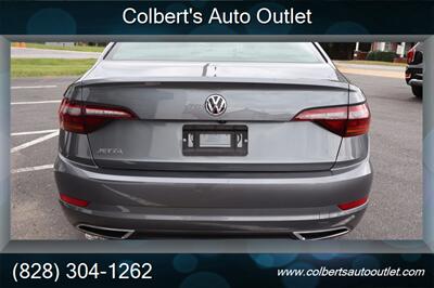 2019 Volkswagen Jetta R-Line - Photo 13 - Hickory, NC 28601