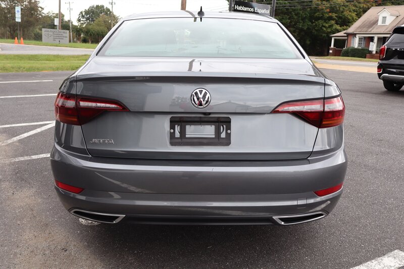 2019 Volkswagen Jetta R-Line - Photo 13 - Hickory, NC 28601