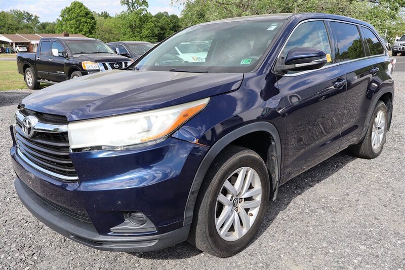 2016 Toyota Highlander LE AWD 4dr SUV - Photo 35 - Hickory, NC 28601
