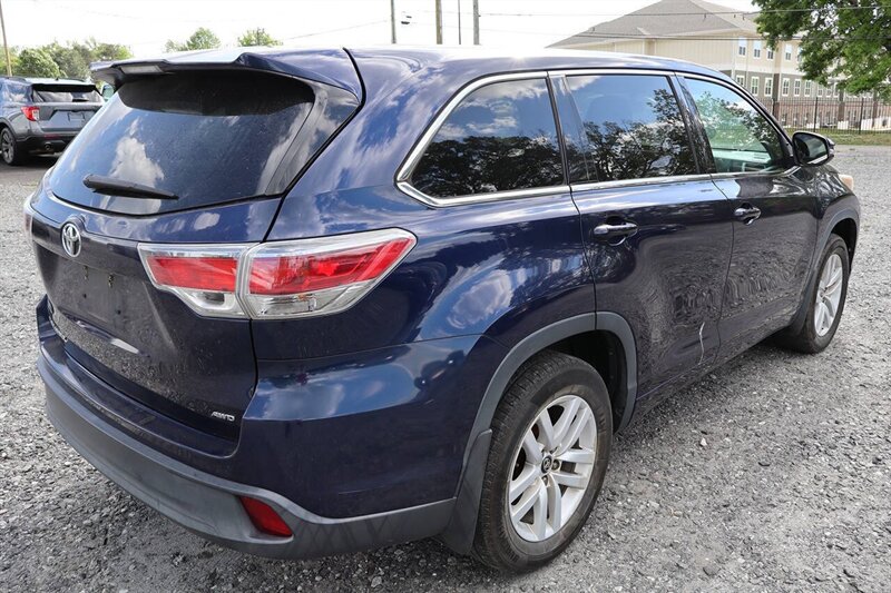 2016 Toyota Highlander LE AWD 4dr SUV - Photo 41 - Hickory, NC 28601