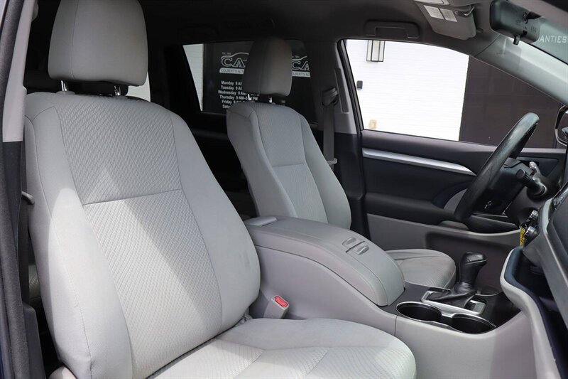 2016 Toyota Highlander LE AWD 4dr SUV - Photo 21 - Hickory, NC 28601