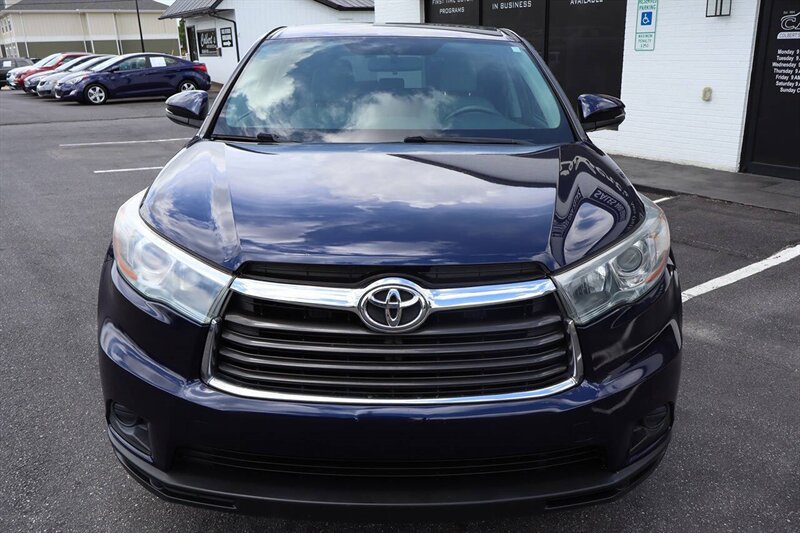 2016 Toyota Highlander LE AWD 4dr SUV - Photo 3 - Hickory, NC 28601