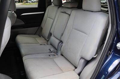 2016 Toyota Highlander LE AWD 4dr SUV - Photo 14 - Hickory, NC 28601