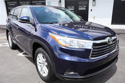 2016 Toyota Highlander LE AWD 4dr SUV - Photo 2 - Hickory, NC 28601