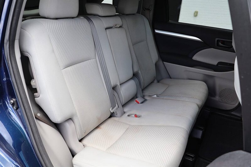2016 Toyota Highlander LE AWD 4dr SUV - Photo 19 - Hickory, NC 28601