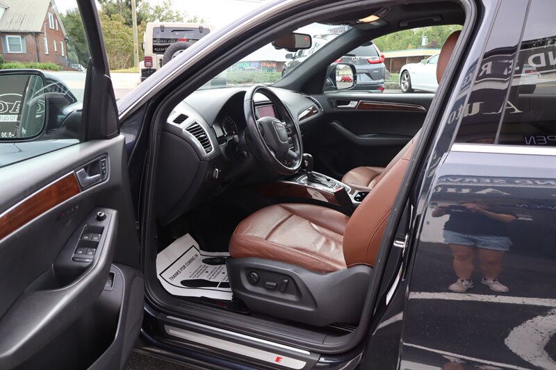 2012 Audi Q5 3.2 quattro Premium Plus - Photo 16 - Hickory, NC 28601