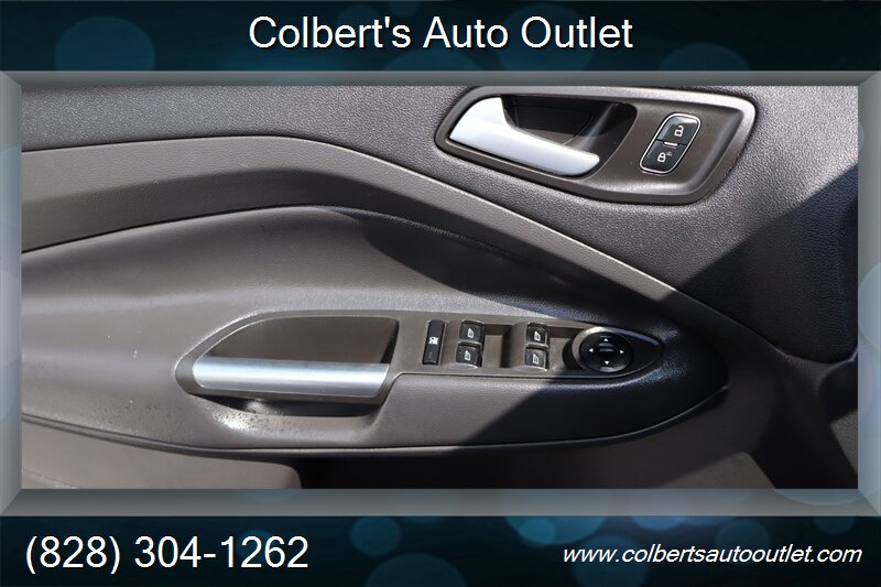 2017 Ford Escape SE - Photo 16 - Hickory, NC 28601