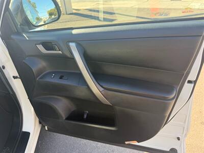 2012 Toyota Highlander SE   - Photo 19 - San Jose, CA 95112