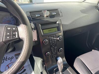 2010 Volvo V50 T5 R-Design   - Photo 12 - San Jose, CA 95112