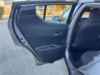 2018 Toyota C-HR XLE - Photo 14 - San Jose, CA 95112