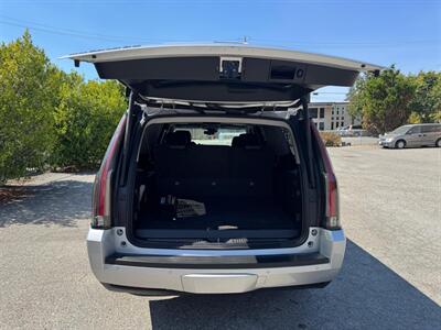 2017 Cadillac Escalade ESV Luxury   - Photo 18 - San Jose, CA 95112