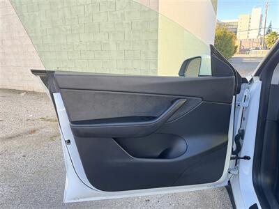 2021 Tesla Model Y Long Range   - Photo 10 - San Jose, CA 95112