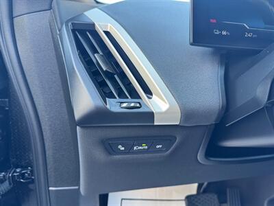 2024 BMW iX xDrive50   - Photo 11 - San Jose, CA 95112