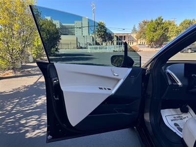 2024 BMW iX xDrive50   - Photo 8 - San Jose, CA 95112