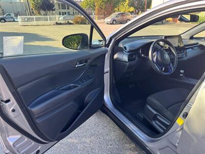 2019 Toyota C-HR LE   - Photo 8 - San Jose, CA 95112