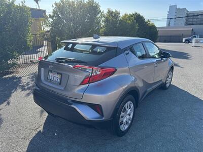 2019 Toyota C-HR LE   - Photo 4 - San Jose, CA 95112