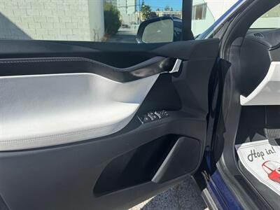 2018 Tesla Model X 100D   - Photo 8 - San Jose, CA 95112