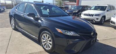 2019 Toyota Camry SE   - Photo 1 - Mesa, AZ 85201