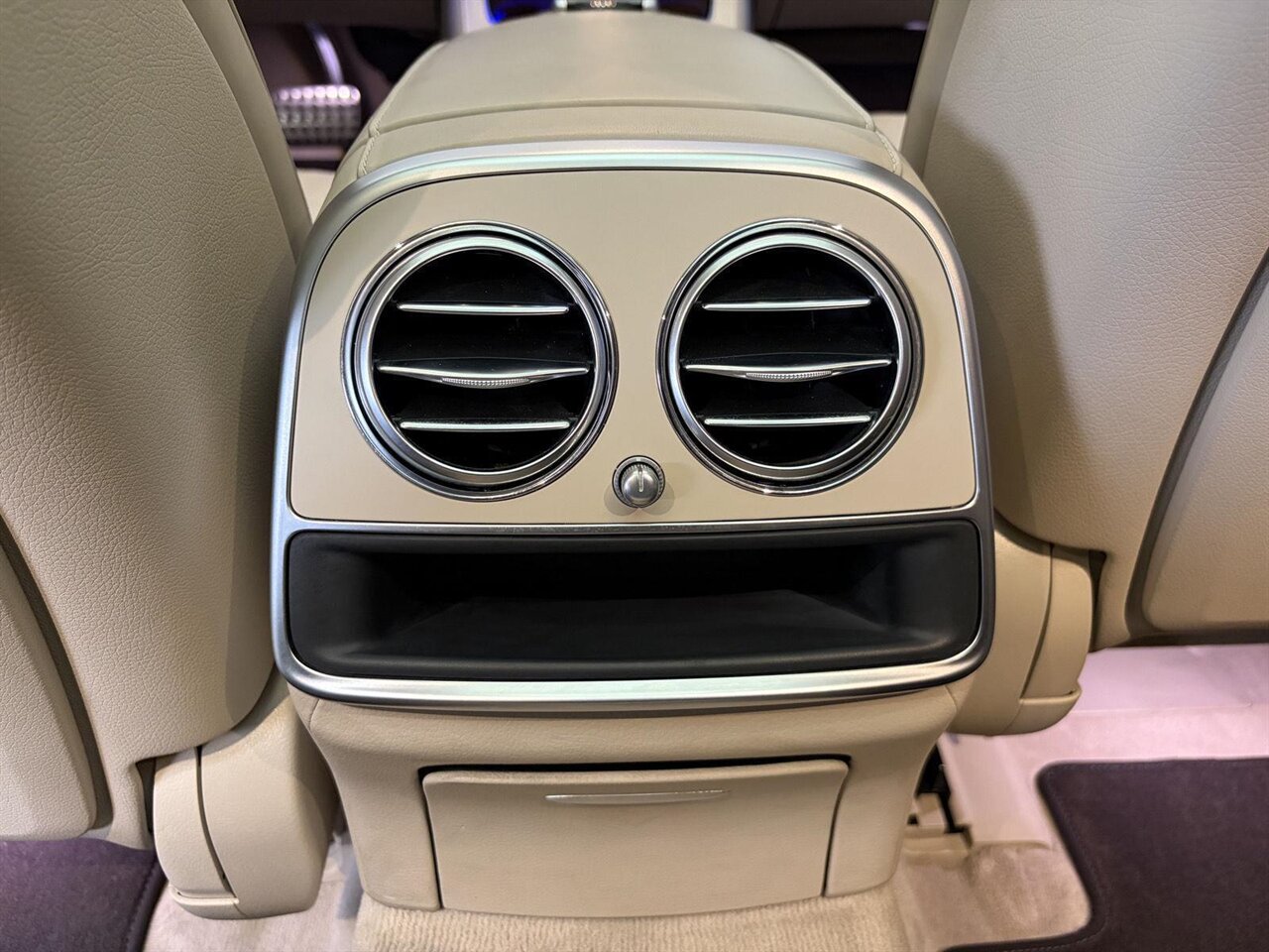 2019 Mercedes-Benz S 560  AMG Sport Package / Premium Package - Photo 32 - Victorville, CA 92392