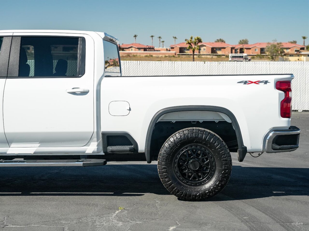 2025 Chevrolet Silverado 2500HD LT  Level Kit - KMC Wheels - Nitto Tires - Photo 7 - Victorville, CA 92392