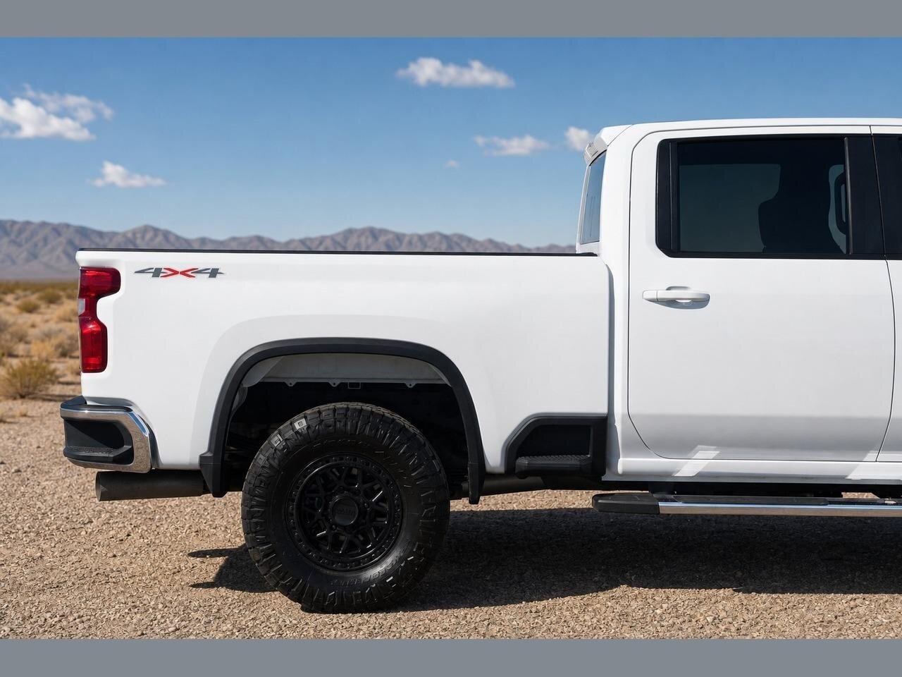 2025 Chevrolet Silverado 2500HD LT  Level Kit - KMC Wheels - Nitto Tires - Photo 12 - Victorville, CA 92392