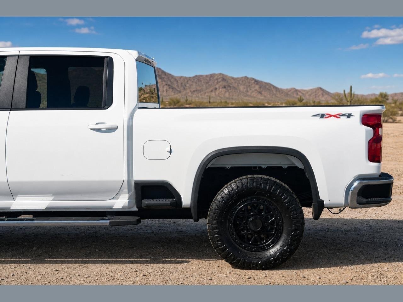 2025 Chevrolet Silverado 2500HD LT  Level Kit - KMC Wheels - Nitto Tires - Photo 7 - Victorville, CA 92392