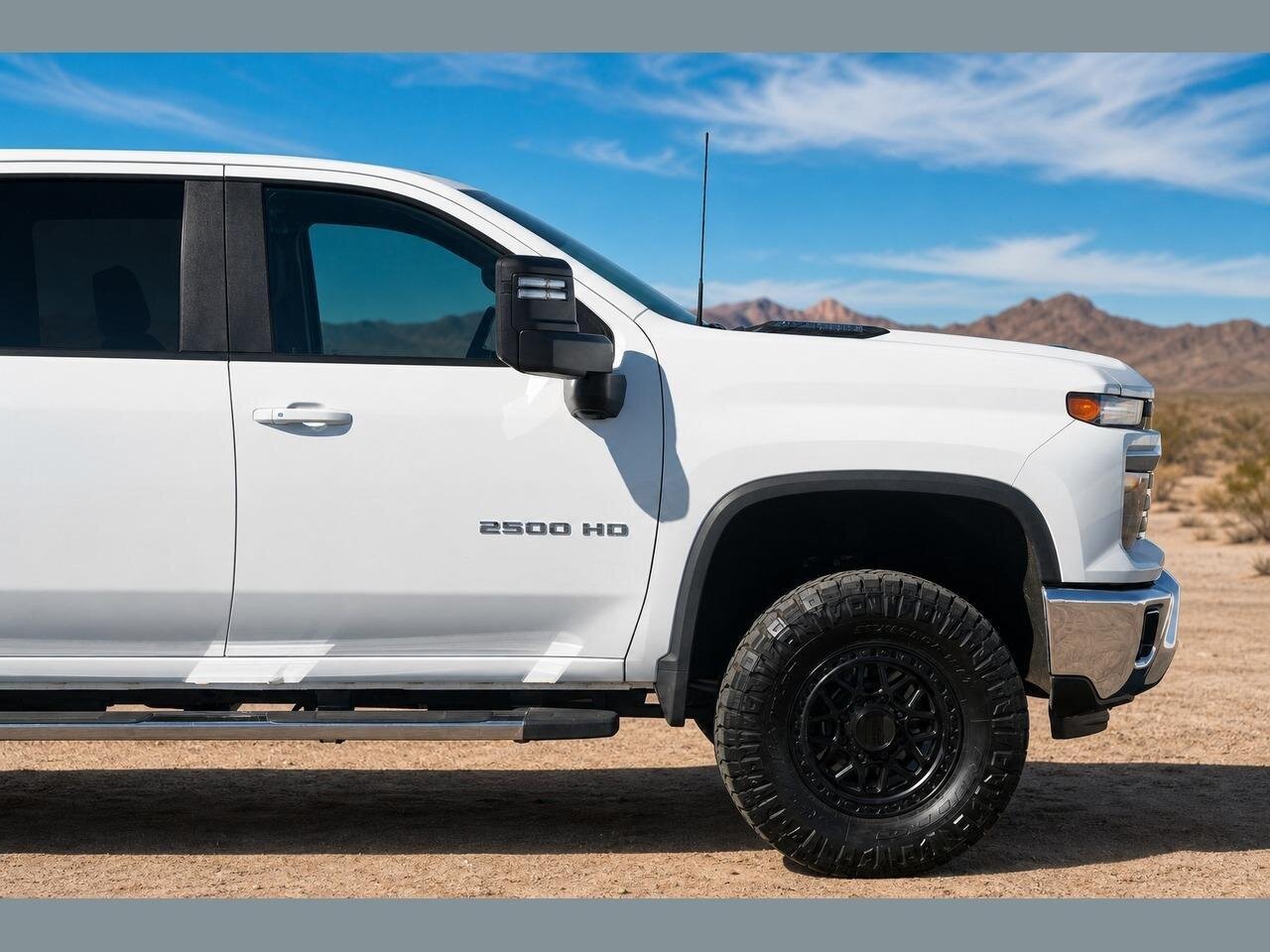 2025 Chevrolet Silverado 2500HD LT  Level Kit - KMC Wheels - Nitto Tires - Photo 11 - Victorville, CA 92392
