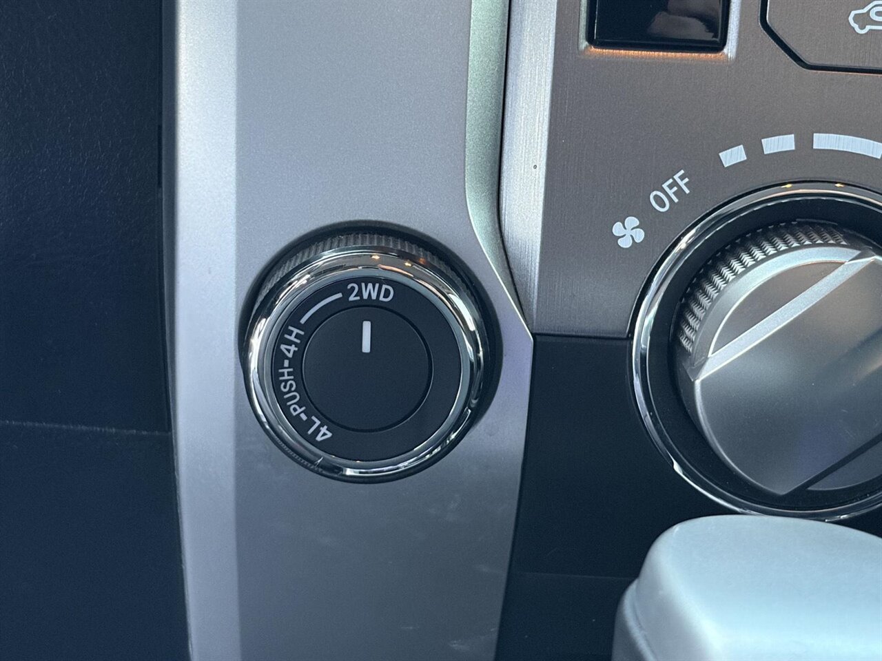 2019 Toyota Tundra SR5 - Photo 25 - Victorville, CA 92392