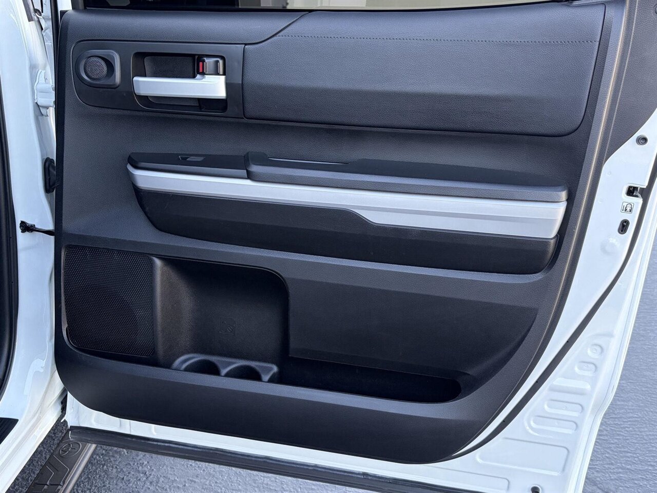 2019 Toyota Tundra SR5 - Photo 31 - Victorville, CA 92392
