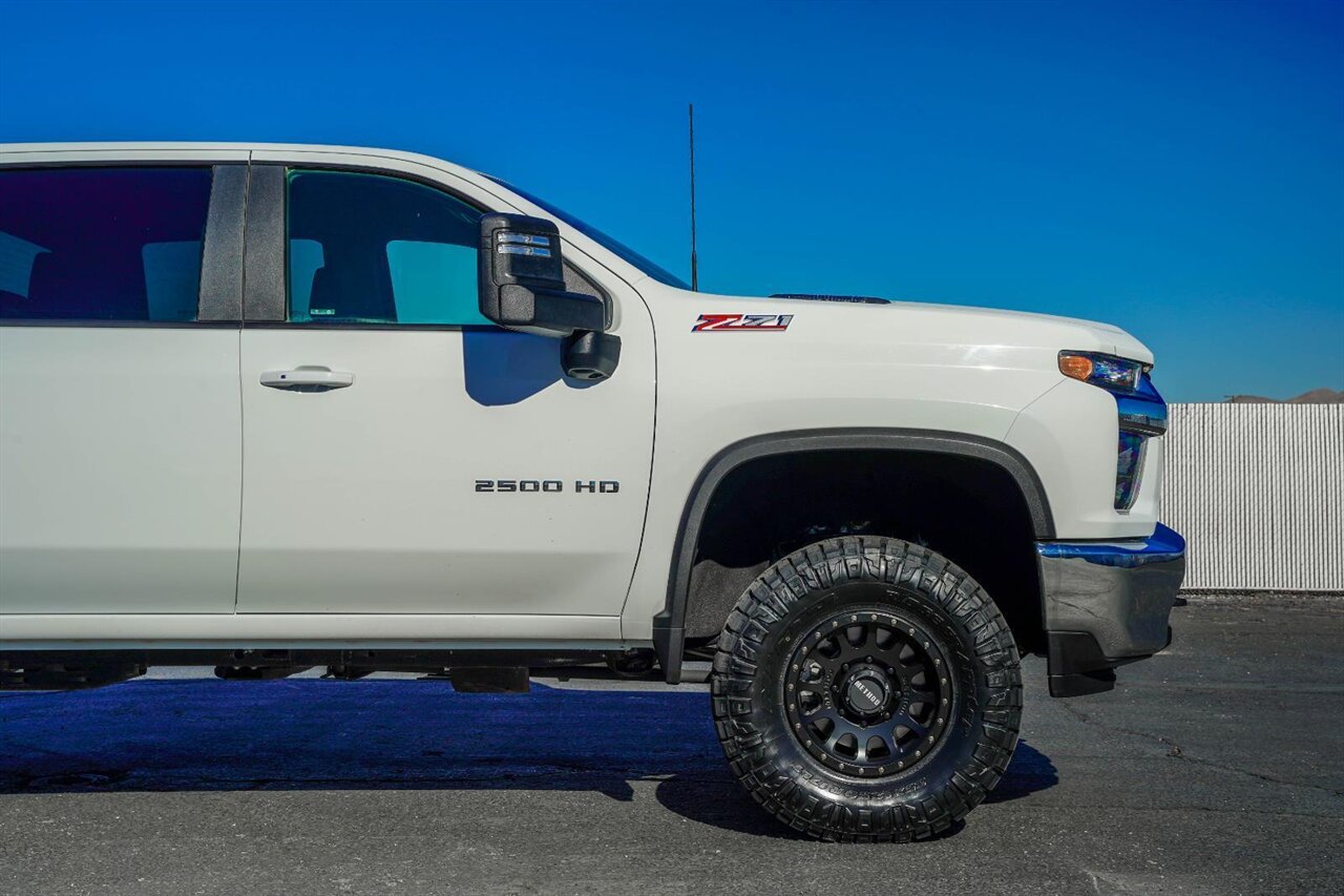 2023 Chevrolet Silverado 2500HD LT   - Photo 9 - Victorville, CA 92392