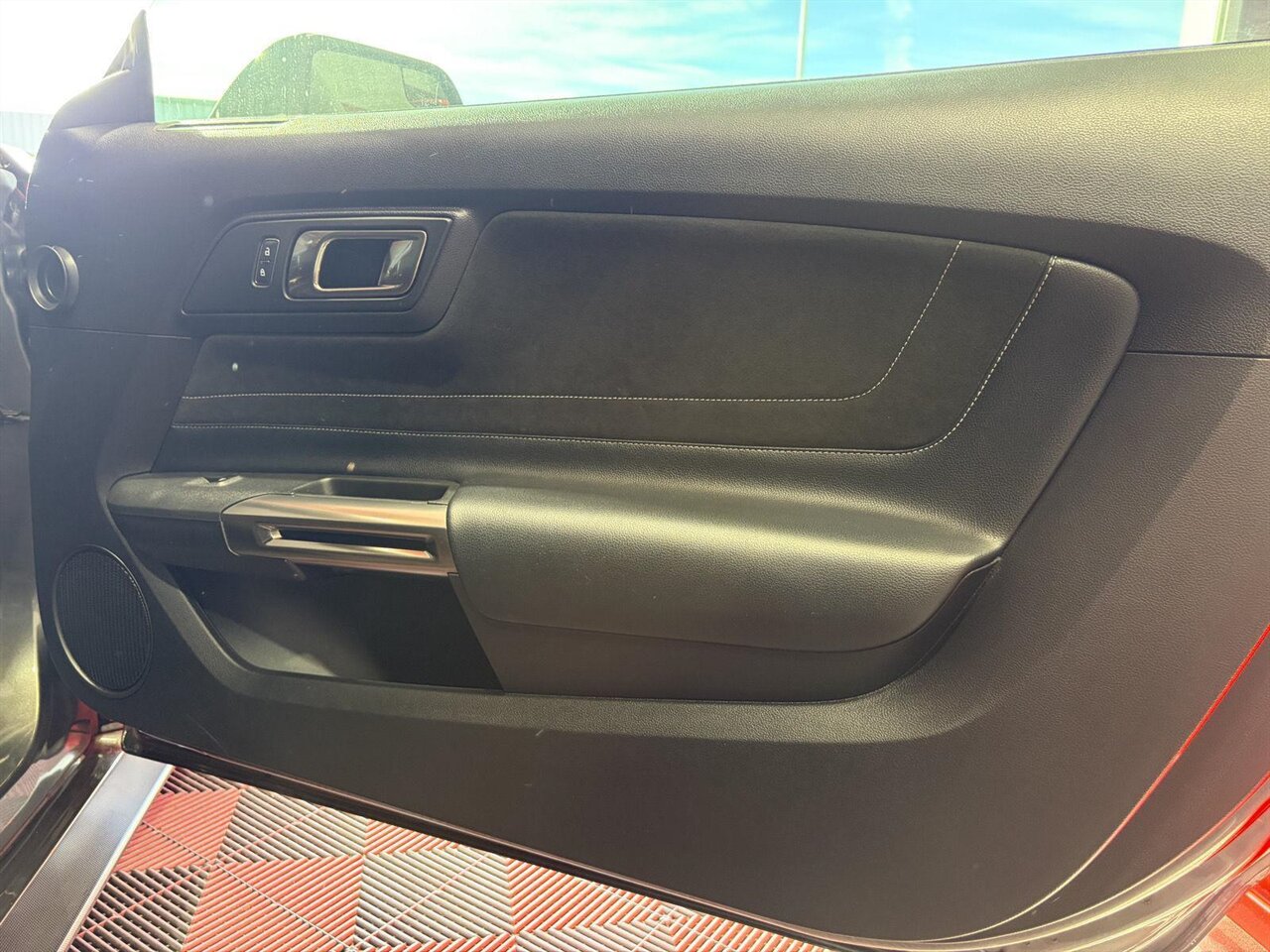 2016 Ford Mustang Shelby GT350   - Photo 24 - Victorville, CA 92392