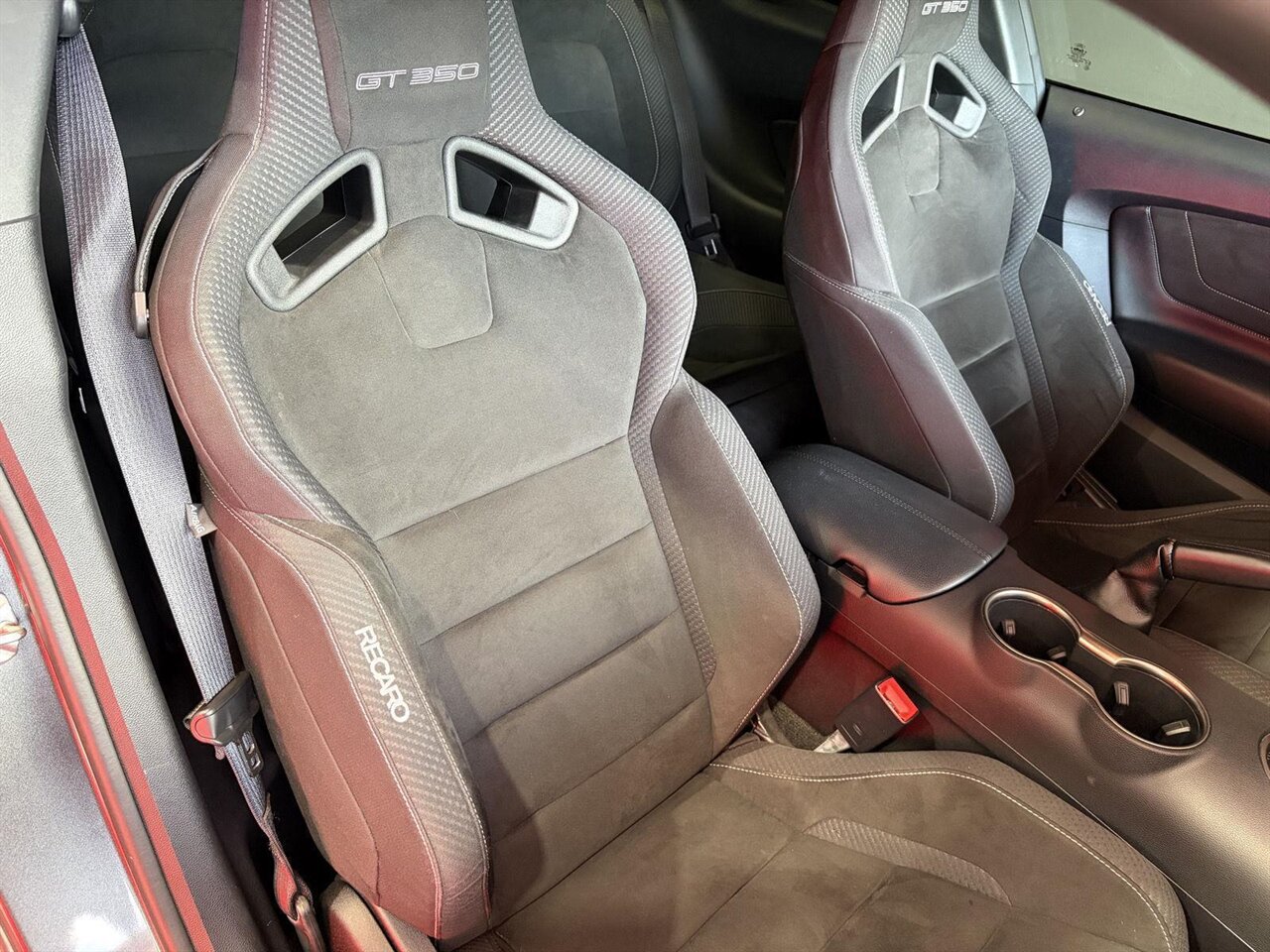 2016 Ford Mustang Shelby GT350   - Photo 23 - Victorville, CA 92392