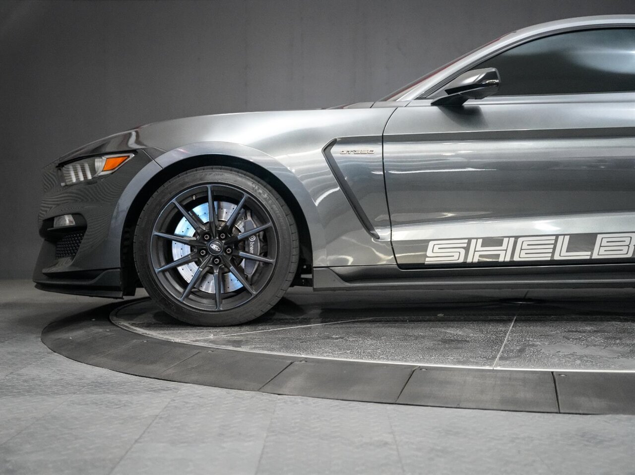 2016 Ford Mustang Shelby GT350   - Photo 8 - Victorville, CA 92392