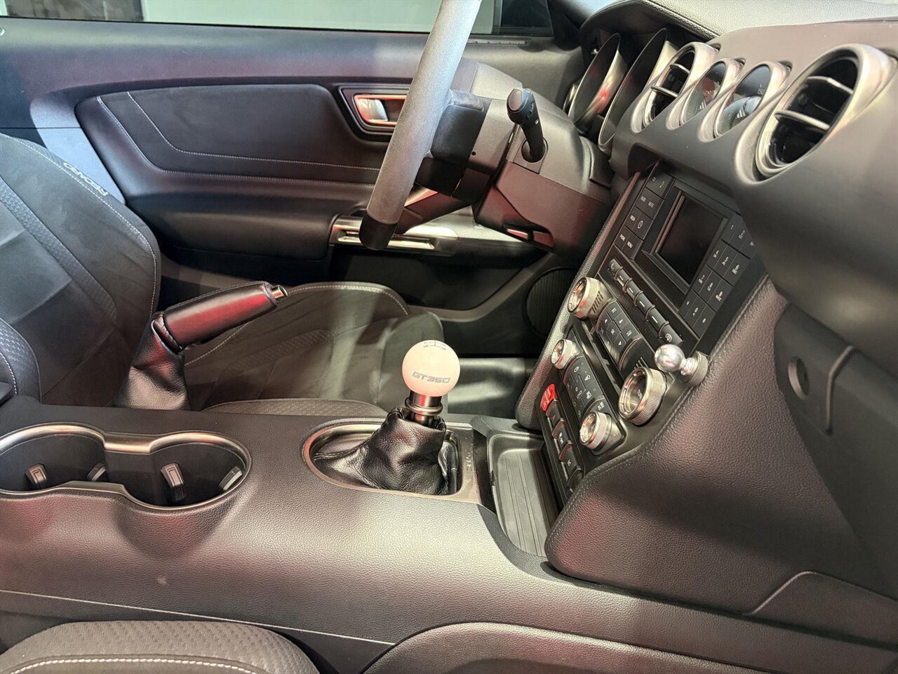 2016 Ford Mustang Shelby GT350   - Photo 26 - Victorville, CA 92392